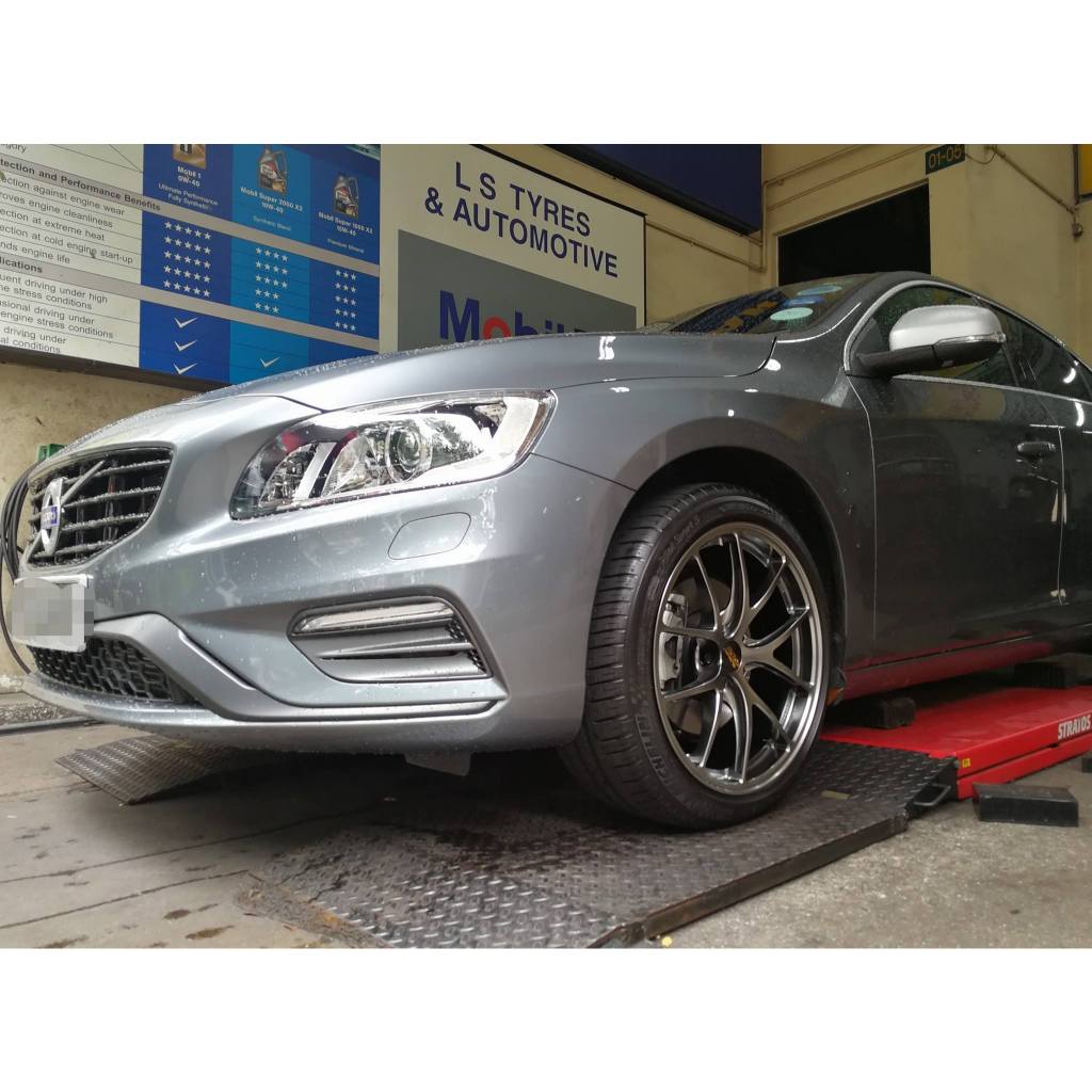 日本BBS VOLVO 專用RI-A026 18×8.5	43 5/108.0 63.4 8.1kg