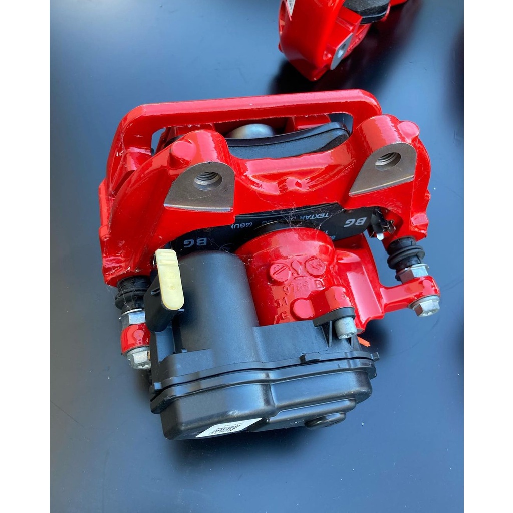 訂金賓士W205 C300 W213 E200 AMG GLA GLC GLE 內置油路 前六活塞套裝組 圖片 3